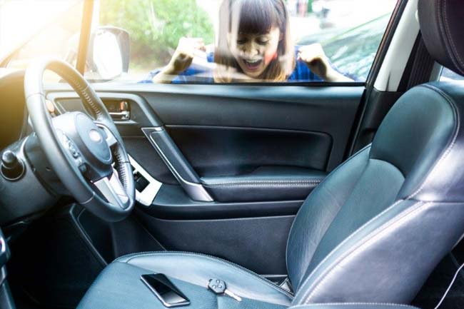 Emergency car lockout service